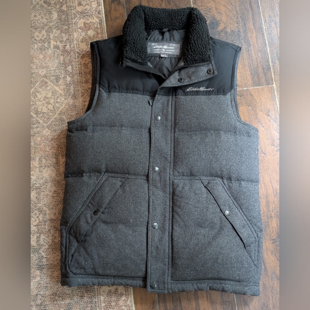 Eddie Bauer Men's 2 tone  Sleeveless Pocket Mock Neck Snap Quilted Vest Size S